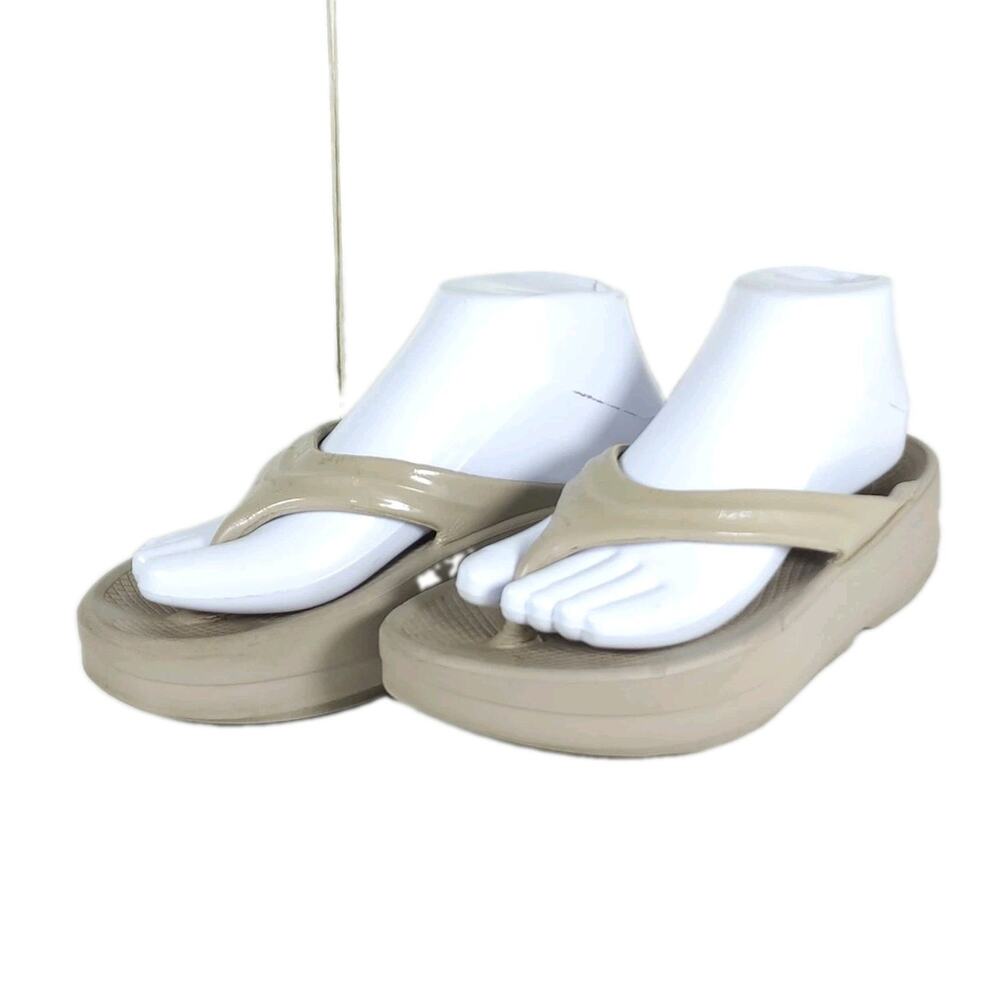 Oofos OOmega OOlala Women's US7 Nomad Platform Wedge Thong Sandals